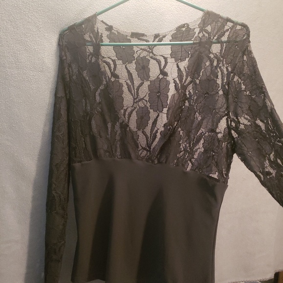 Womans Blouse - Picture 3 of 4